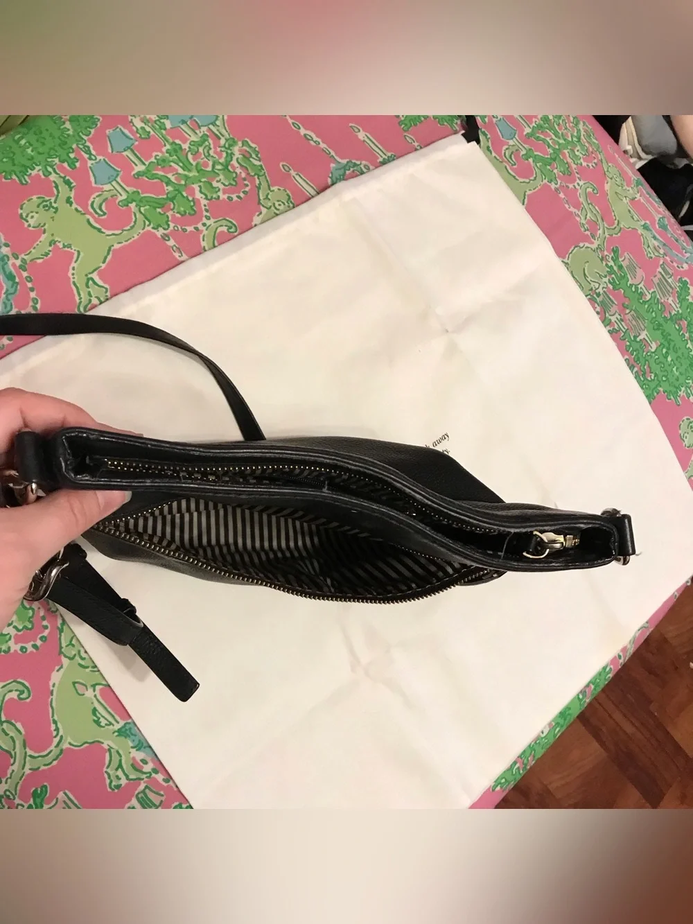 Kate Spade black and silver cobble hill Ellen crossbody purse